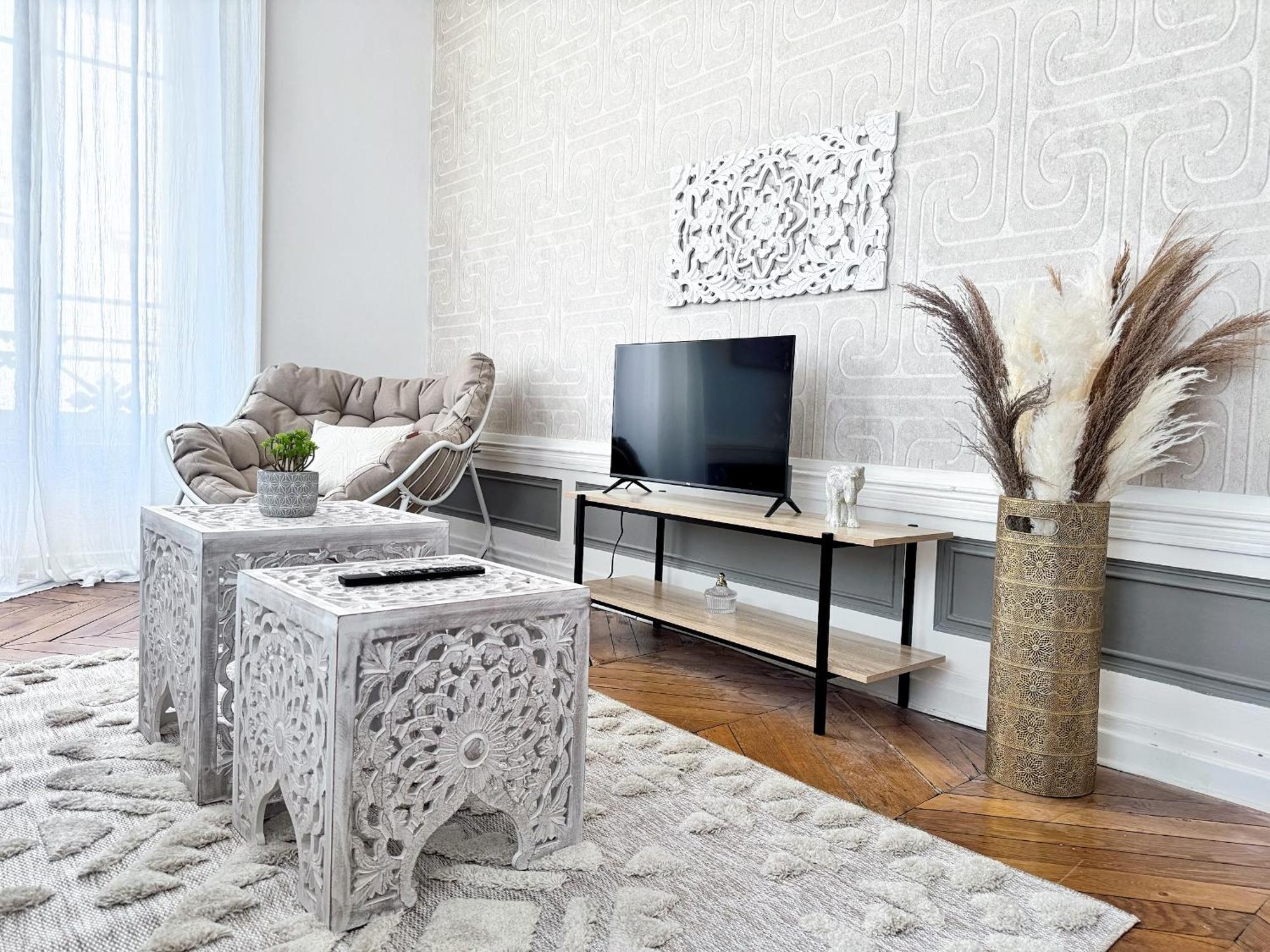 Apartment Cinnabar *